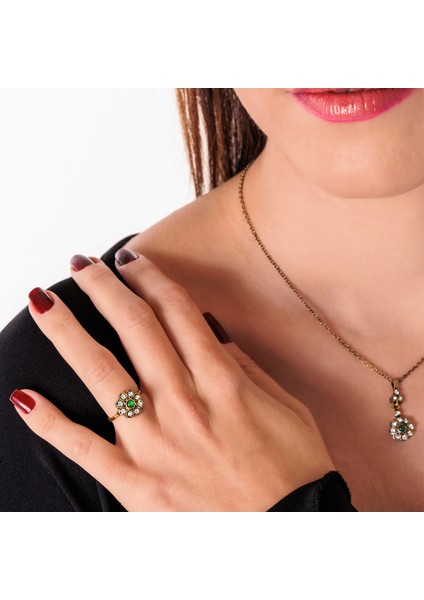 Harmoni Mini Çiçek Yeşil Kadın 3'lü Takı Seti Küpe Kolye Yüzük Takım Bakır El Yapımı Kristal Taşlı Kararma Yapmaz Kutulu fırsatları