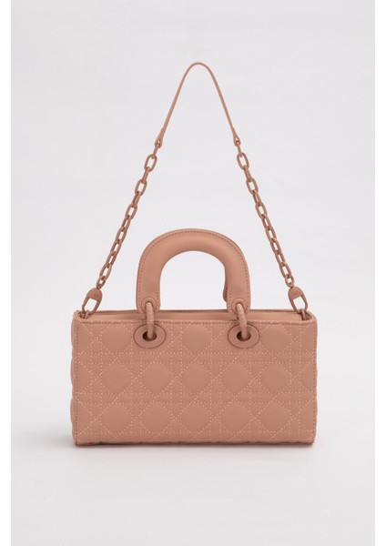 Pembe Logo Aksesuar Zincirli Omuz Çantası fırsatları