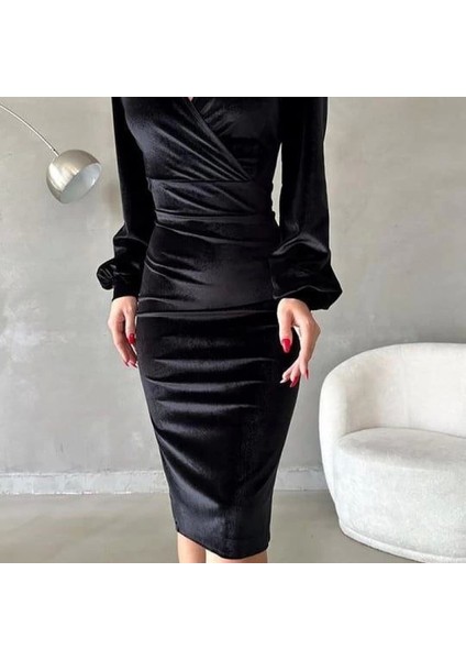 Kadın Kadife Kumaş Kruvaze Yaka Balon Kol ve Yırtmaç Detaylı Idi Boy Elbise
