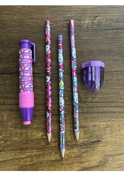 Hello Kitty Kırtasiye Seti 1 Adet Otomatik Silgi 3 Adet Kurşun Kalem 1 Adet Kalemtıraş Okul Set