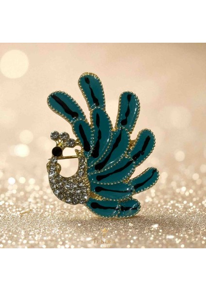 Çelik Broş – Zirkon Taşlı Özel Boyama Tavus Kuşu Figürlü Hediyelik Aksesuar Şık Parlak Işıltılı Zarif Tasarım Trend Takı fiyatları