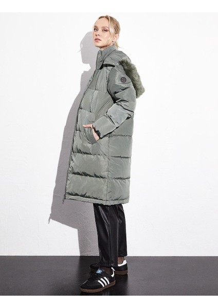 KA-A23-27008 Kayra Kaz Tüyü Mont modelleri