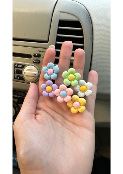 3 Adet Renkli Reçine Çiçekler Papatya Çiçeği Araba Klima Süsü Torpido Araç Aksesuar Iç Süsler modelleri