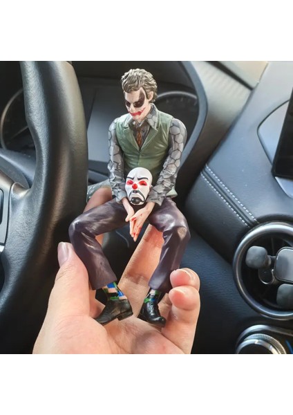 Joker Figür Araba Torpido Aksesuarı Oturan Maskeli Joker Model Ev Dekorasyon Oyuncak Hediyelik Eşya fiyatları