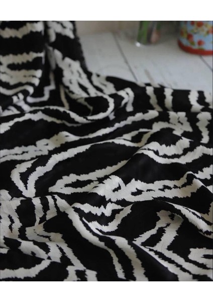 Jakarlı Ipek Kupra Dökümlü Muazzam Kumaş Zarif Siyah Beyaz Renginde fırsatları