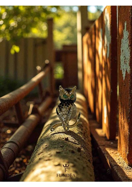 Çelik Broş – Zirkon Taşlı Baykuş Figürlü Modern Hediyelik Aksesuar Parlak Işıltılı Takı Şık Gösterişli Trend Model Dikkat Çekici Yeşil Göz modelleri
