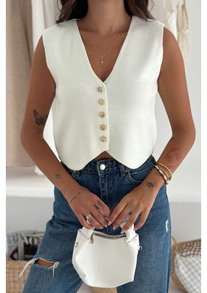 Kadın Düğmeli Triko Yelek – Modern & Katmanlı Stil