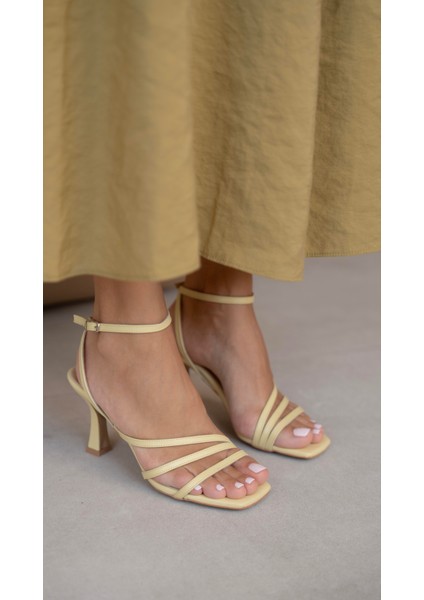Tobias Sarı Hakiki Deri Topuklu Ayakkabı