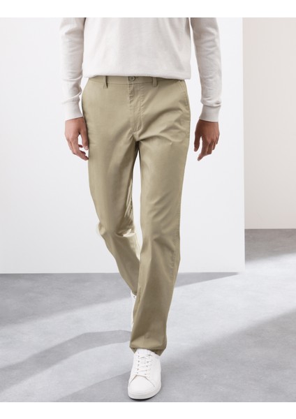 Regular Fit Süper Lightweight Chino