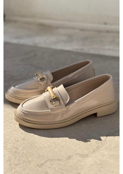 Duvra Rugan Bej Gold Toka Detaylı Kadın Loafer