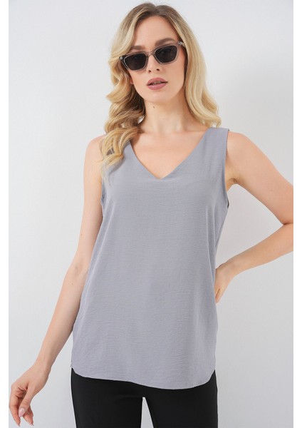 Kadın BDART Dokulu V Yaka Kolsuz Bluz Gri fırsatları