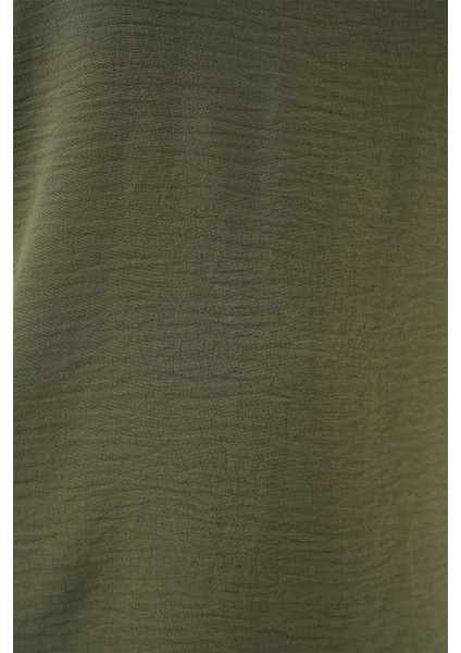 Kadın BDART Dokulu V Yaka Kolsuz Bluz Haki Yeşil indirimleri