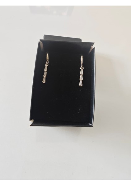 Şık ve Zarif Kadın Çelik Küpe Modelleri – Damla, Su Yolu ve Yonca Tasarımlar | Gold & Gümüş