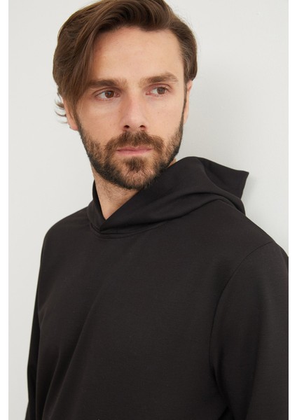 Kapüşonlu Kanguru Cepli Sweatshirt