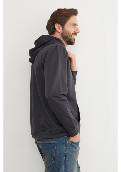 Kapüşonlu Kanguru Cepli Sweatshirt