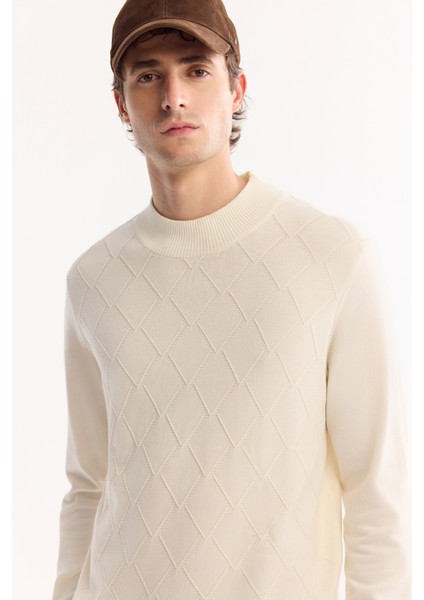 Erkek Ekru Bisiklet Yaka Soft Touch Dokulu Triko Regular Fit Kazak A52Y5028 modelleri