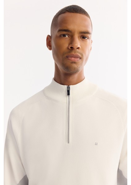 Erkek Ekru Dik Yaka Fermuarlı Rayon Tüylenmeyen Triko Regular Fit Kazak A52Y5020 fiyatları