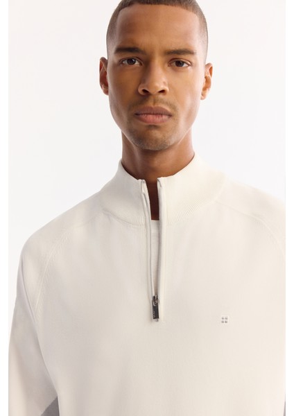 Erkek Ekru Dik Yaka Fermuarlı Rayon Tüylenmeyen Triko Regular Fit Kazak A52Y5020 modelleri