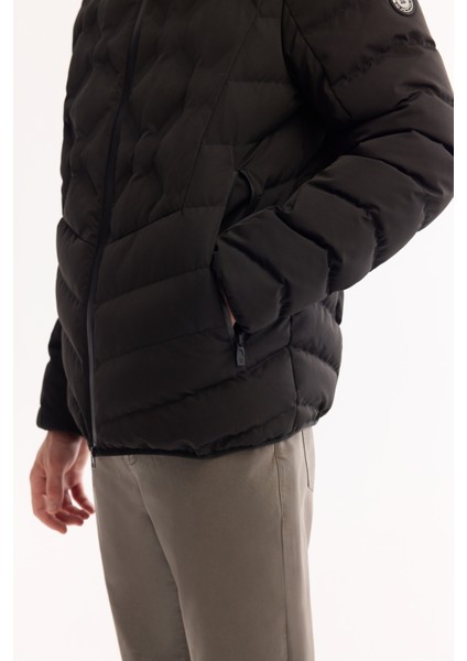 Erkek Siyah Kapüşonlu Su İtici Rüzgar Geçirmez -5°C Dayanıklı Şişme Regular Fit Mont A52Y6075 fırsatları