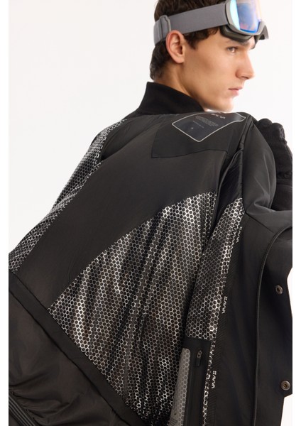 Erkek Siyah Kapüşonlu Su İtici Rüzgar Geçirmez -15°C Dayanıklı Şişme Kayak Montu A52Y6161