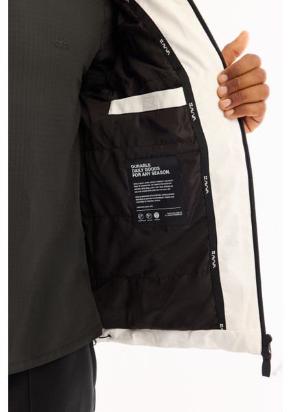 Erkek Beyaz Kapüşonlu Su İtici Rüzgar Geçirmez -7°C Dayanıklı Şişme Comfort Fit Mont A52Y6184