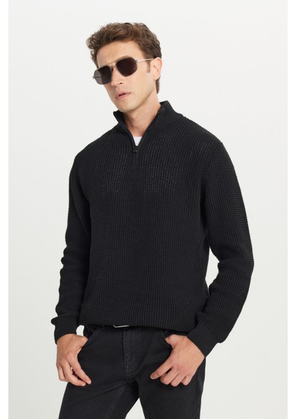 Pamuklu Standart Fit Normal Kesim Bato Yaka Jakarlı Triko Kazak