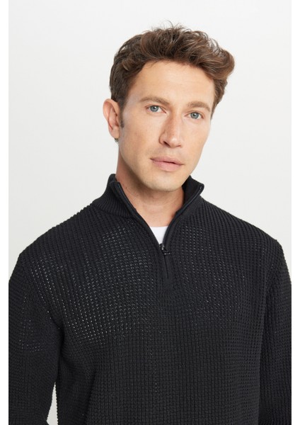 Pamuklu Standart Fit Normal Kesim Bato Yaka Jakarlı Triko Kazak fırsatları