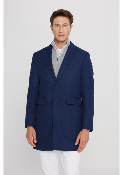 Standart Fit Normal Kesim Mono Yaka Armürlü Kapak Cepli Palto