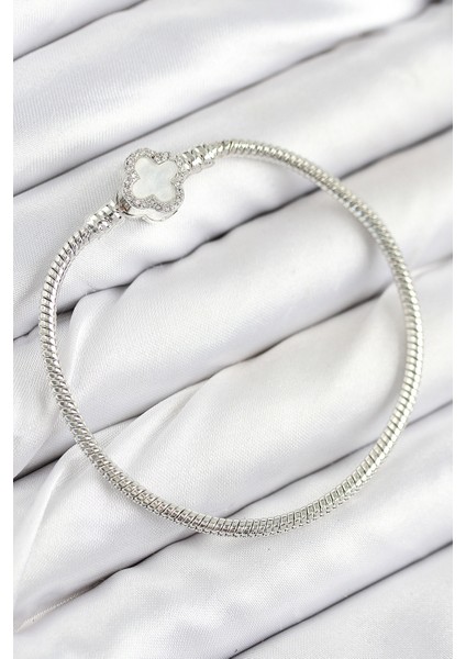 Pirinç Charm Zirkon Taşlı Yonca Model Gümüş Renk Kadın Bileklik