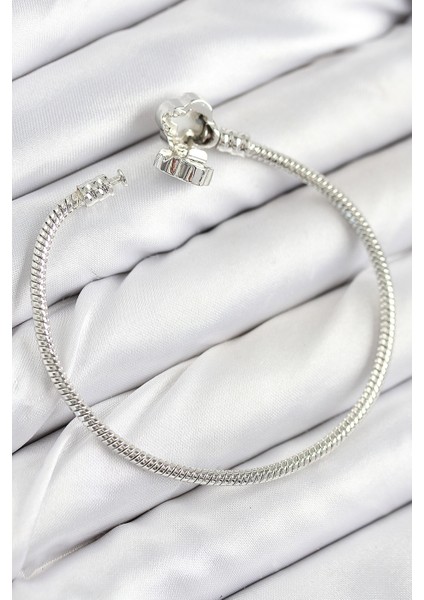 Pirinç Charm Zirkon Taşlı Yonca Model Gümüş Renk Kadın Bileklik fiyatları