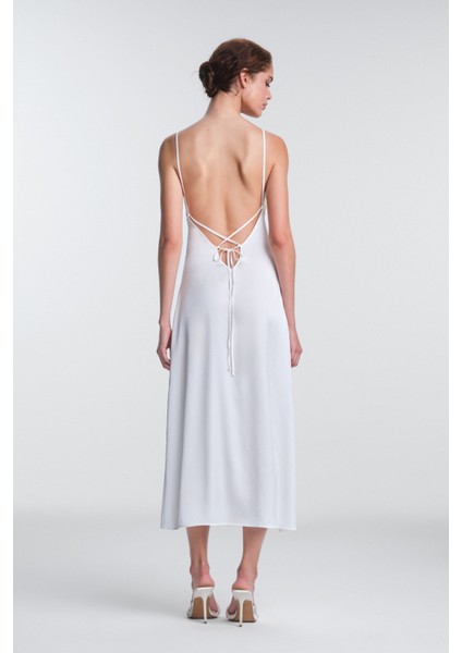 Kırık Beyaz Scarlett Dantelli V Yaka Balensiz Uzun Gecelik