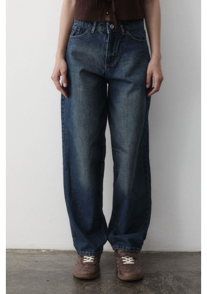 Kadın Yüksek Bel Geniş Paça Çizgi Detaylı Arkası Kemerli Jean Pantolon modelleri