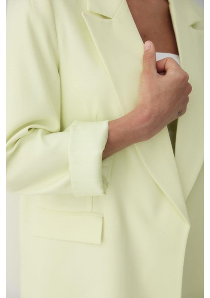 Kadın Çizgili Içi Astarlı Kol Detaylı Blazer Ceket fırsatları