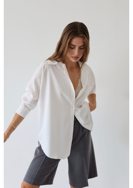 Kadın Gri Çizgili Düğmeli Cep Detaylı Çizgili Oversize Gömlek fırsatları