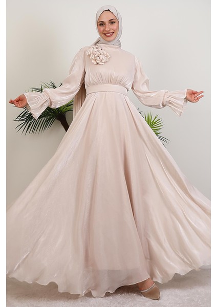 Omuzdan Pelerinli Elbise Krem modelleri