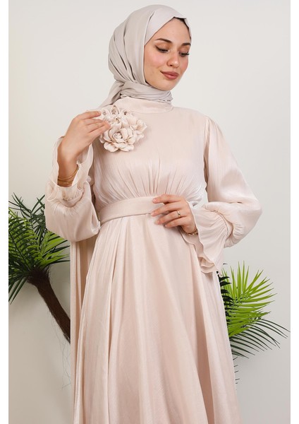 Omuzdan Pelerinli Elbise Krem indirimleri