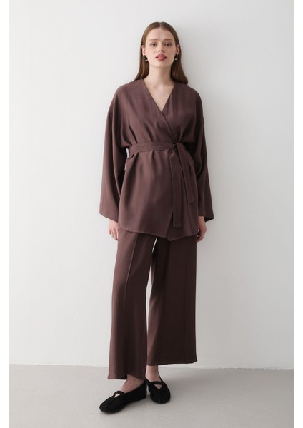 Kadın V Yaka Kuşak Detaylı Alt & Üst Takım modelleri