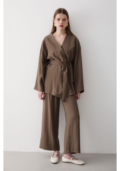 Kadın V Yaka Kuşak Detaylı Alt & Üst Takım modelleri