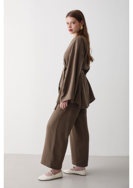 Kadın V Yaka Kuşak Detaylı Alt & Üst Takım indirimleri