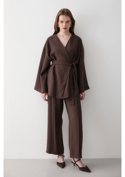 Kadın V Yaka Kuşak Detaylı Alt & Üst Takım