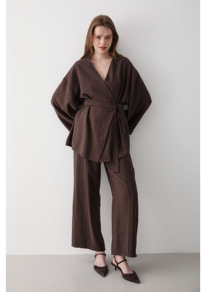 Kadın V Yaka Kuşak Detaylı Alt & Üst Takım indirimleri