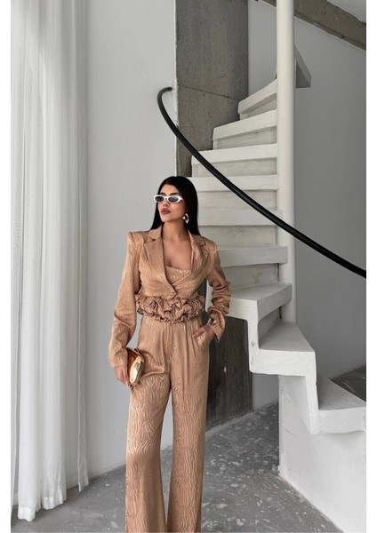 Jakarlı Bluzu Tasarım Detaylı Ceket-Pantolon-Bluz 3 Lü Takım - Bej fiyatları