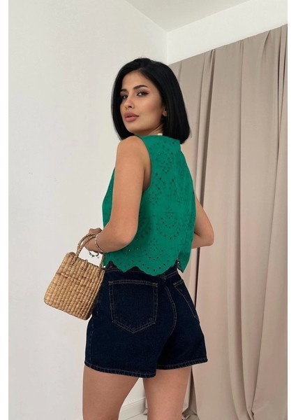 Yeşil Sıfır Kol Brode Bluz fırsatları