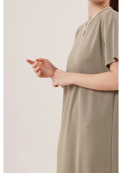 Yırtmaç Detaylı Kısa Kollu Salaş Maxi Yağ Yeşili Elbise fırsatları