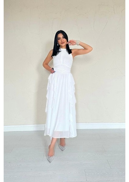 Beyaz Önü Büzgülü Fırfırlı Elbise