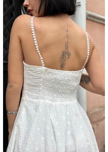 Beyaz Askılı Fisto Mini Elbise fırsatları