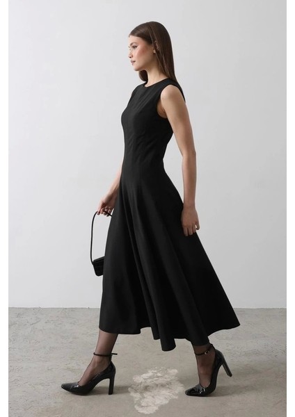 Kolsuz Uzun Elbise - Siyah