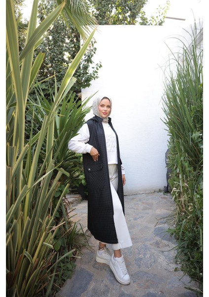 Kapşonlu Fermuarlı Cepli Kolsuz Önden Cepli Kapitone Uzun Yelek - (38-46) - 71309 - Siyah