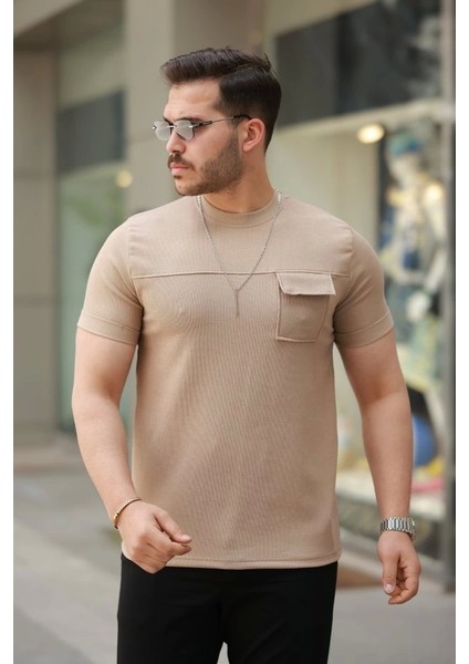Erkek Cepli Kolyeli Kısa Kollu Örme Kumaş Tişört