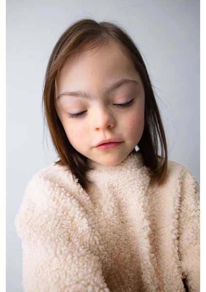 Kız Çocuk Etek Ucu Gömlek Görünümlü Pelüş Sweatshirt - Bej indirimleri